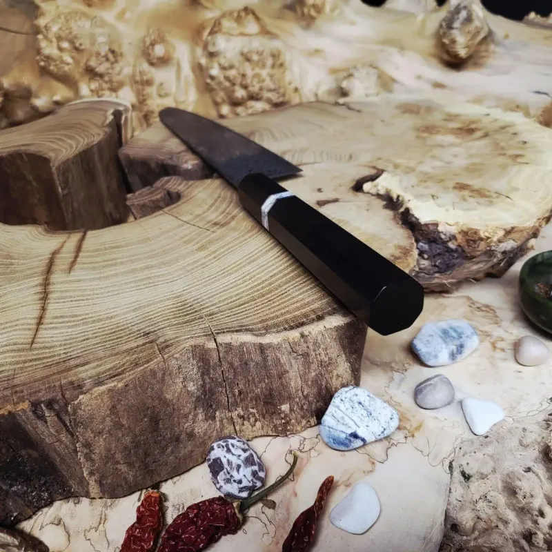 Кухонний ніж Gyuto з дамаської сталі з руків’ям із чорного дерева