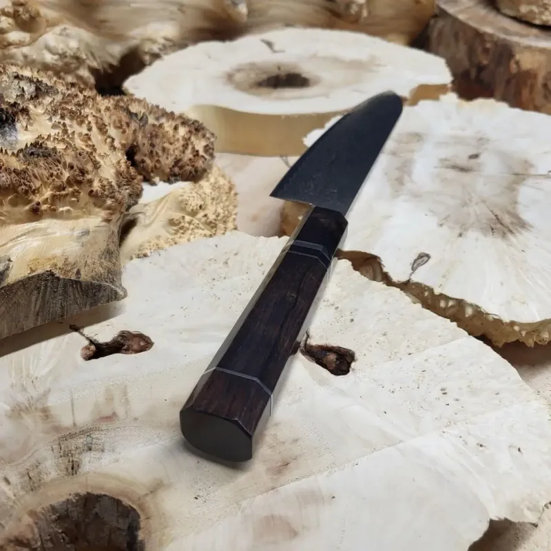 Кухонний ніж Gyuto 20,5 см з руків'ям з американського горіха