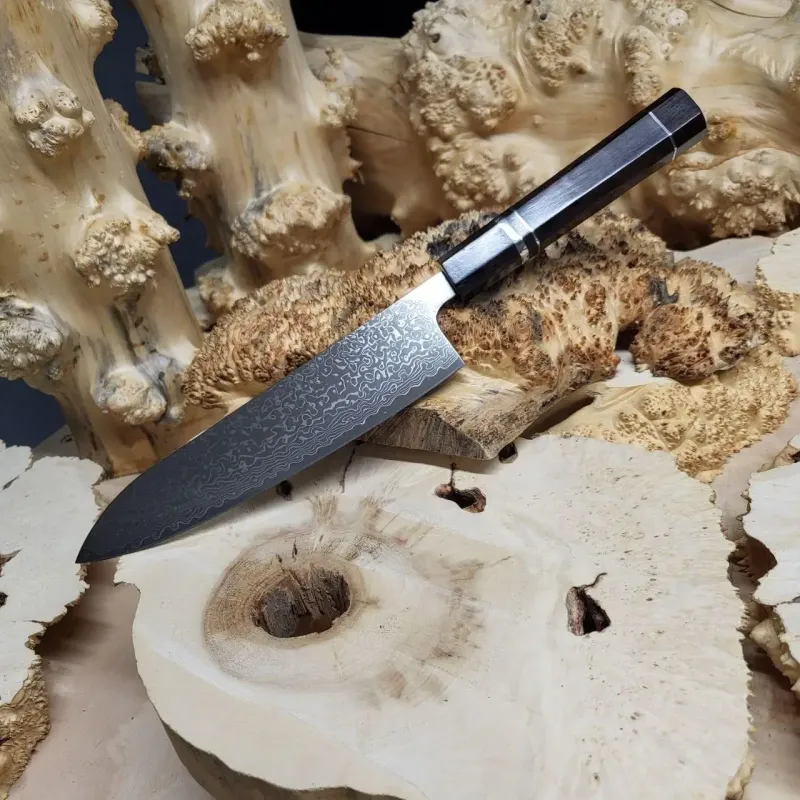 Кухонний ніж Gyuto 20,5 см з руків'ям з американського горіха