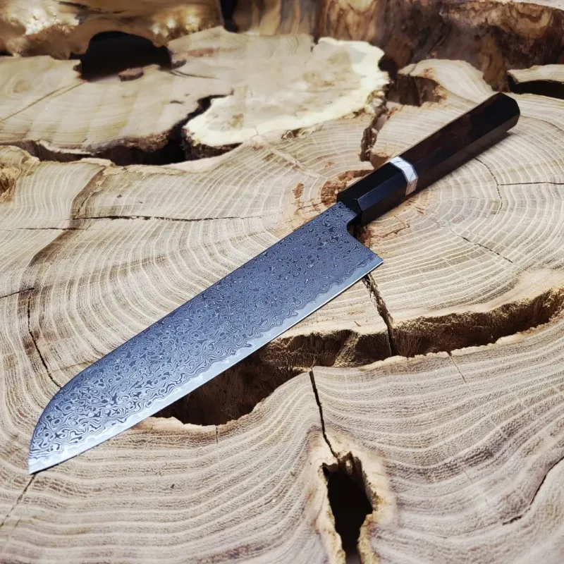 Santoku 18,5 см з багатошаровим клинком та руків'ям з американського горіха